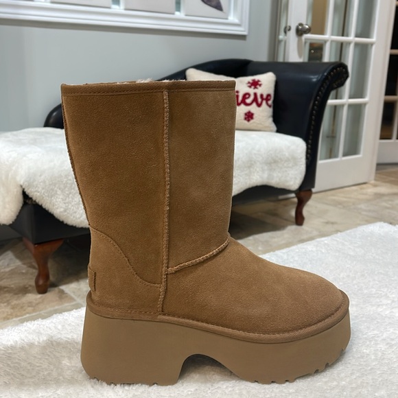 UGG Women's Classic Short New Heights - Picture 7 of 11